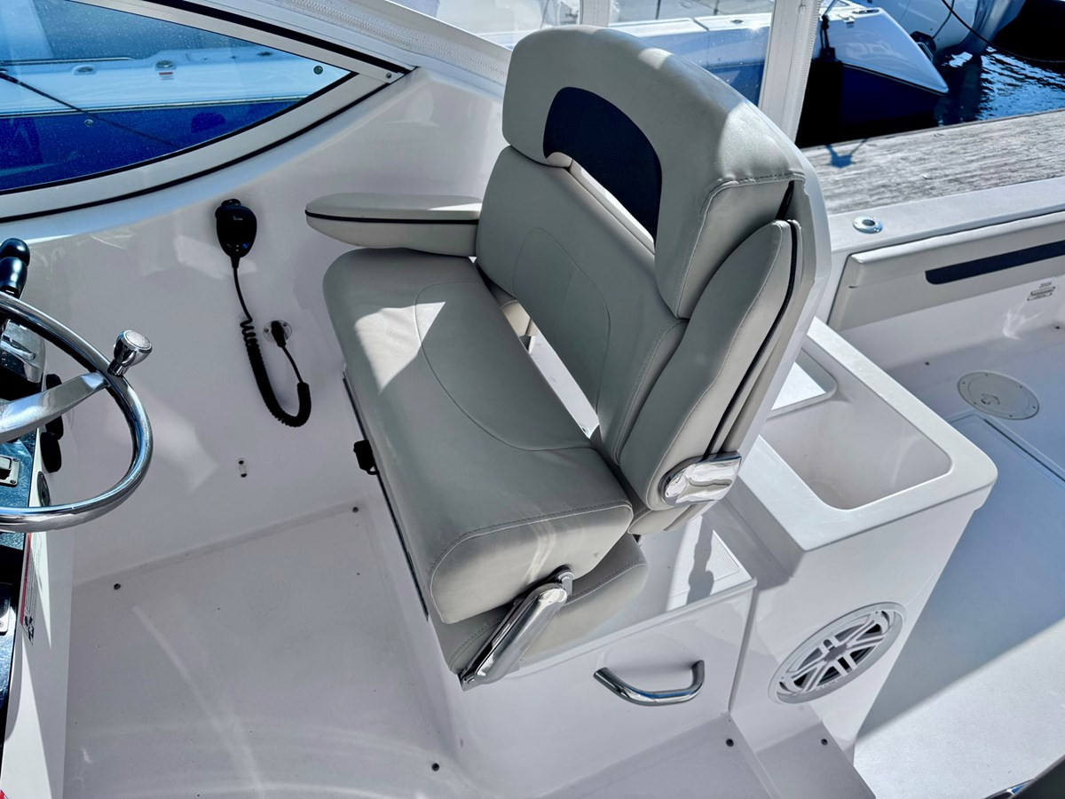 https://arconyachts.ams3.digitaloceanspaces.com/164819/conversions/large_4502814-optimize.jpg