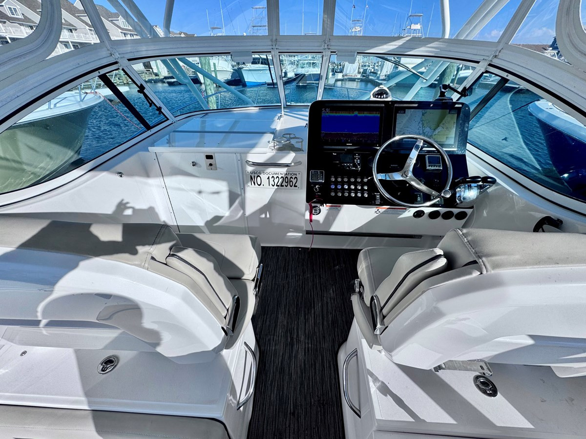https://arconyachts.ams3.digitaloceanspaces.com/164837/conversions/large_4502820-optimize.jpg
