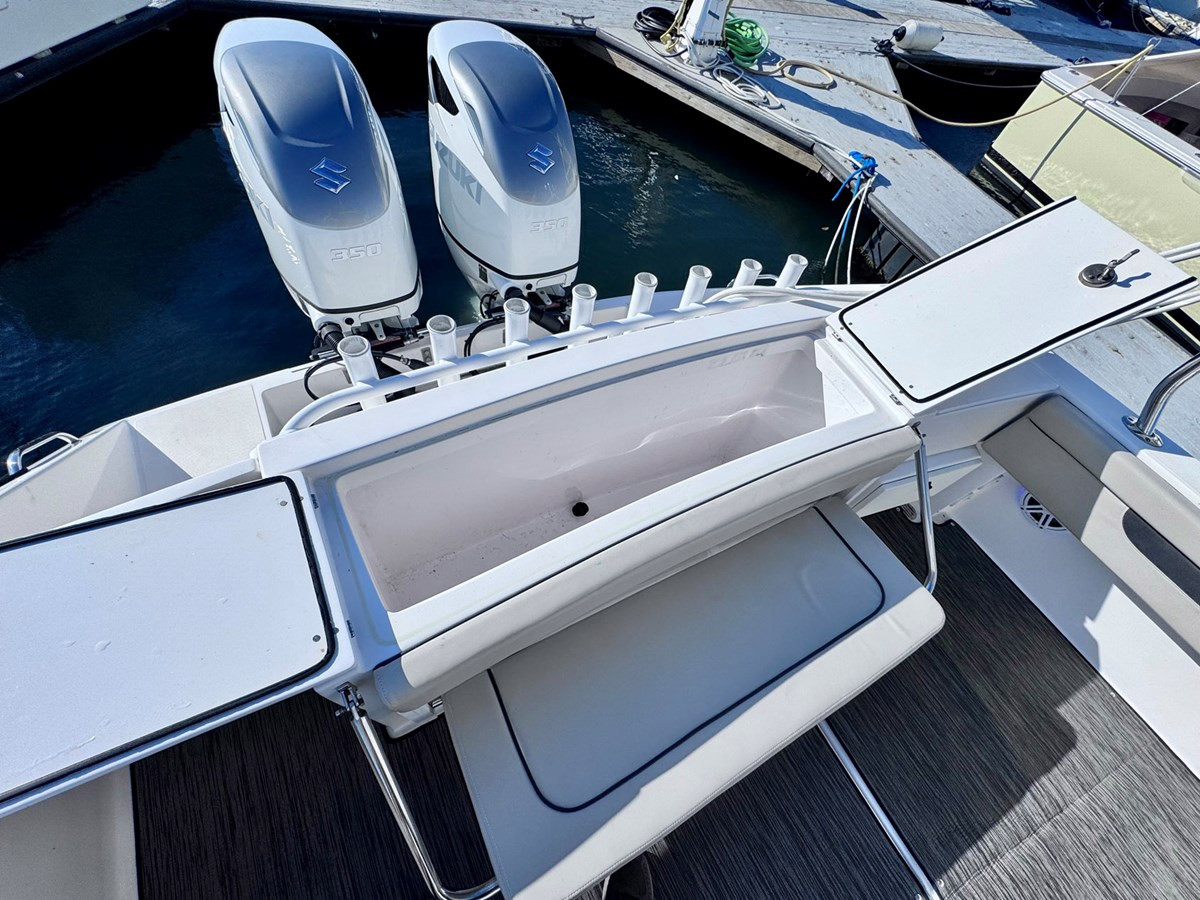 https://arconyachts.ams3.digitaloceanspaces.com/164844/conversions/large_4502822-optimize.jpg