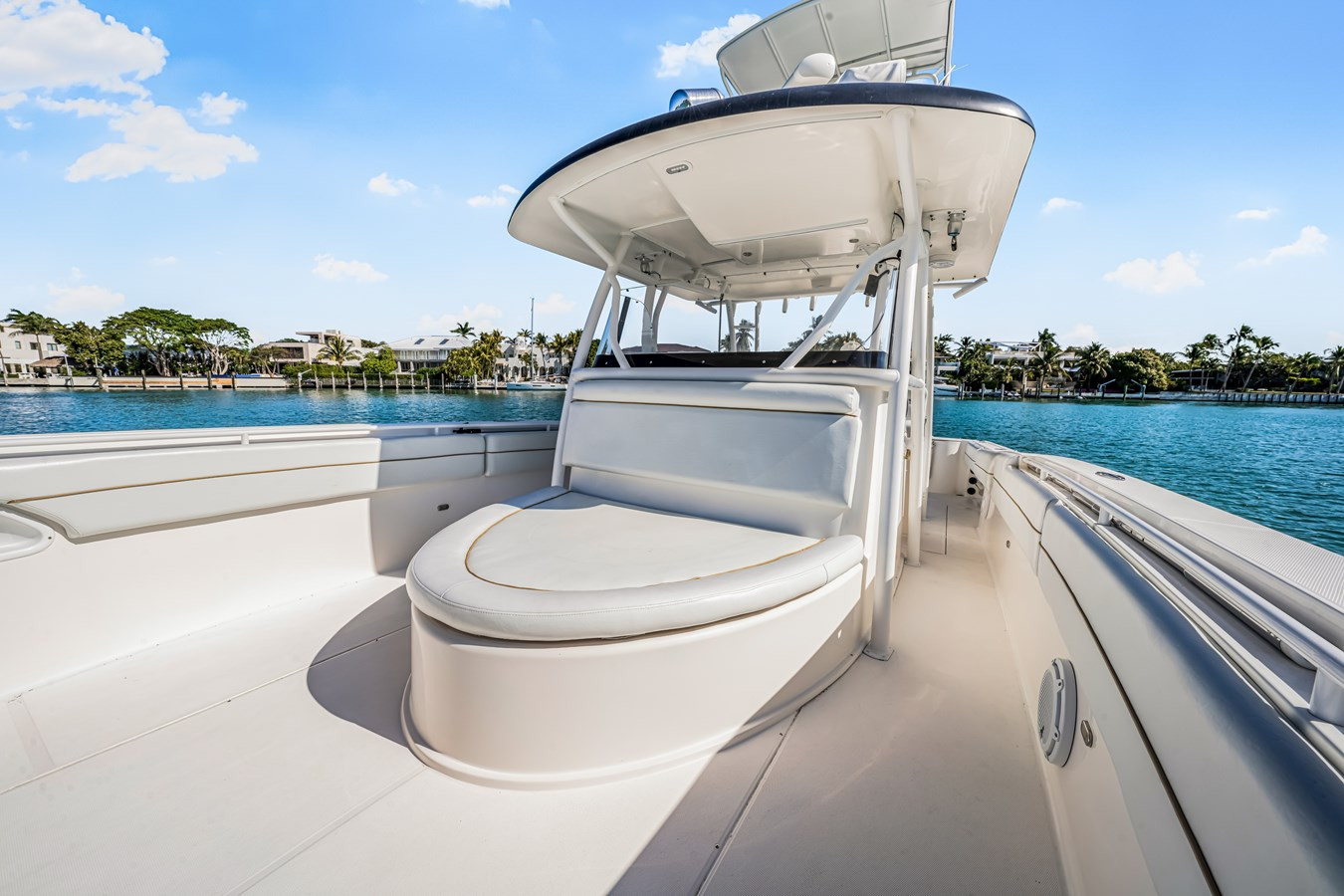 https://arconyachts.ams3.digitaloceanspaces.com/164864/conversions/large_4538225-optimize.jpg