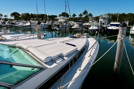 SEA RAY 390 EXPRESS CRUISER