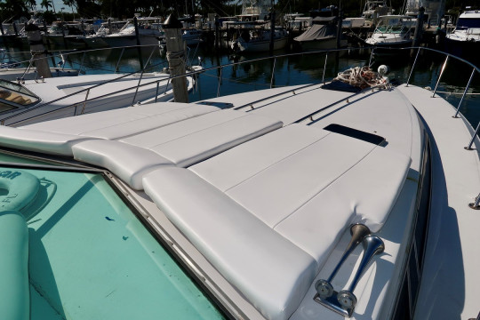 SEA RAY 390 EXPRESS CRUISER