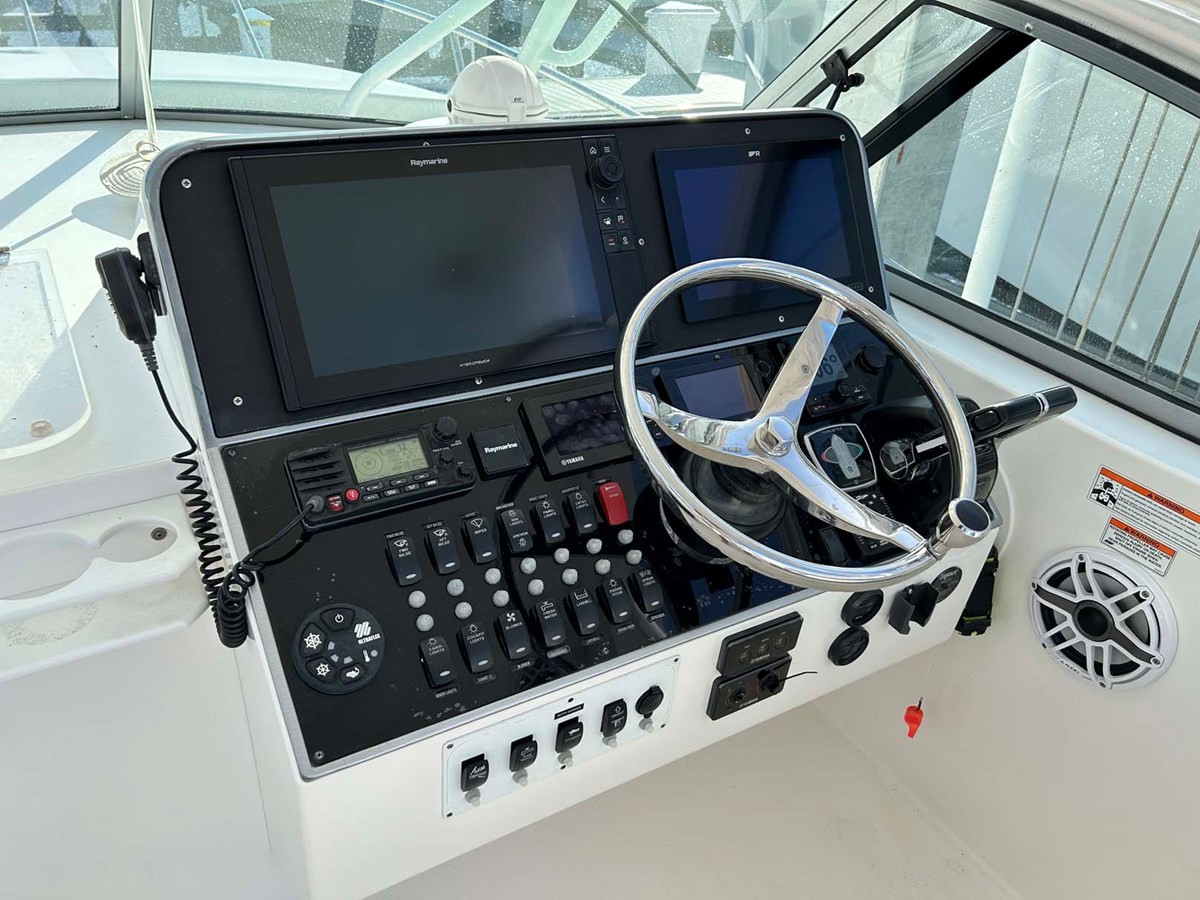 https://arconyachts.ams3.digitaloceanspaces.com/164902/conversions/large_4502994-optimize.jpg