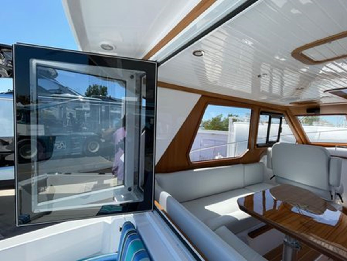 https://arconyachts.ams3.digitaloceanspaces.com/164929/conversions/large_4596752-optimize.jpg