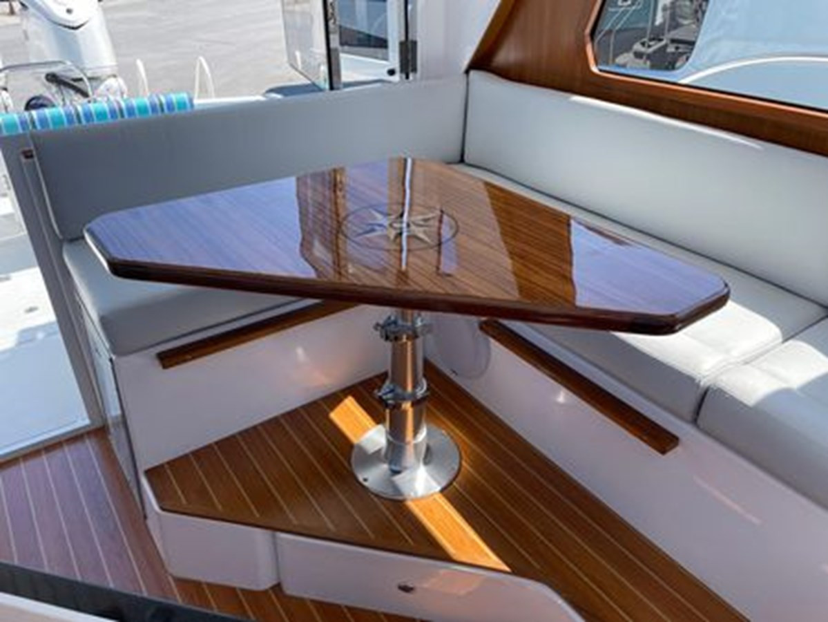 https://arconyachts.ams3.digitaloceanspaces.com/164933/conversions/large_4596754-optimize.jpg