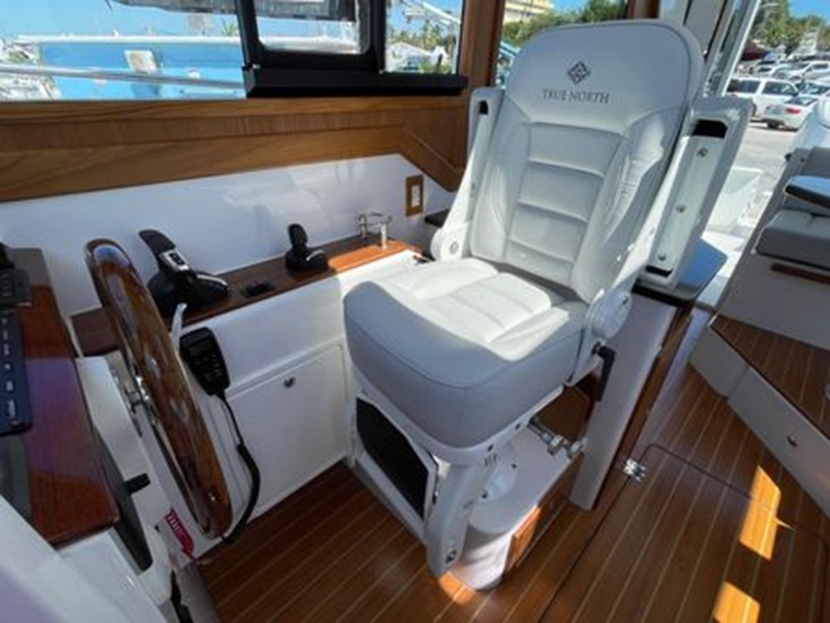 https://arconyachts.ams3.digitaloceanspaces.com/164969/conversions/large_4596767-optimize.jpg