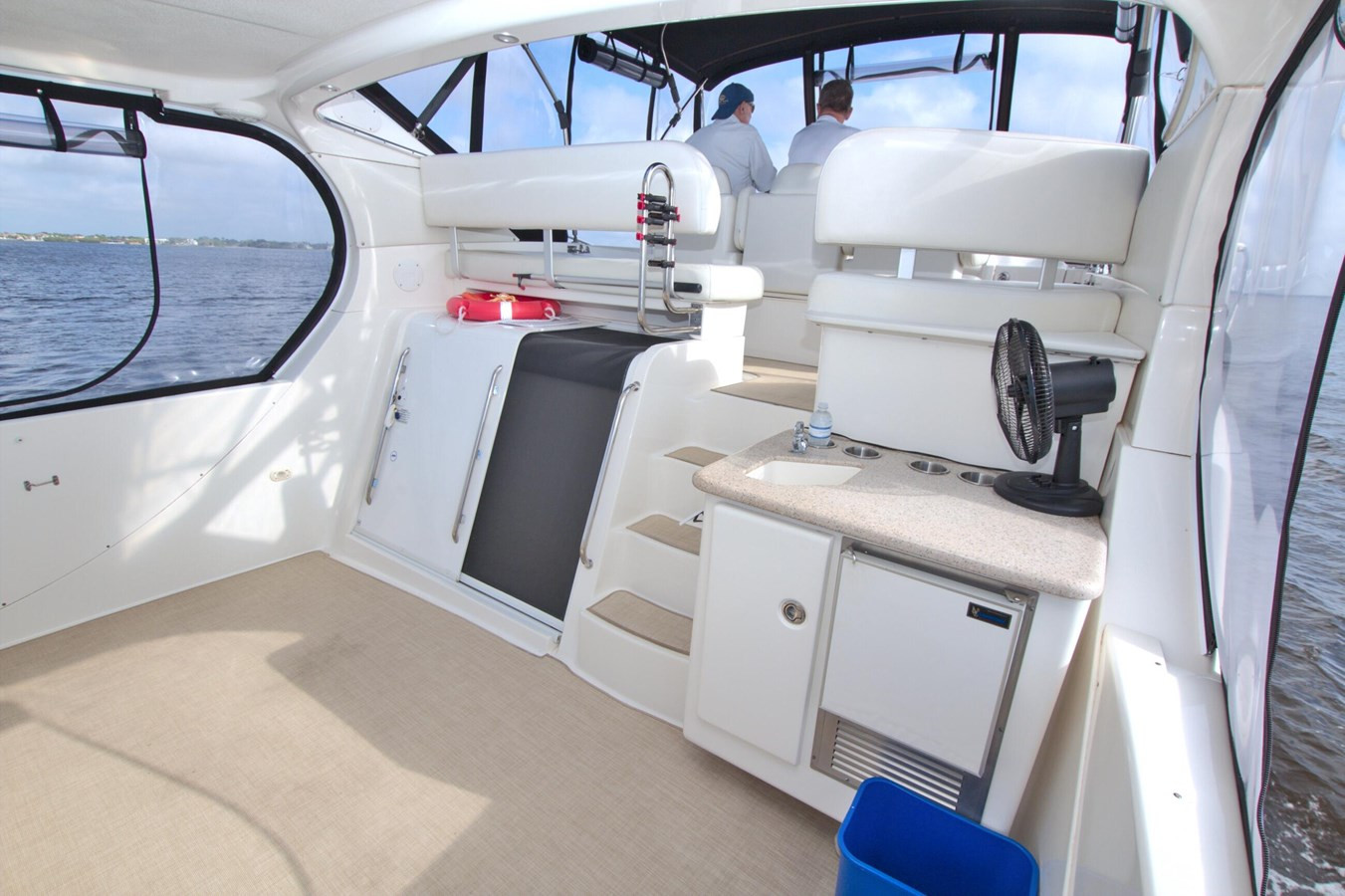 https://arconyachts.ams3.digitaloceanspaces.com/164981/conversions/large_4622422-optimize.jpg