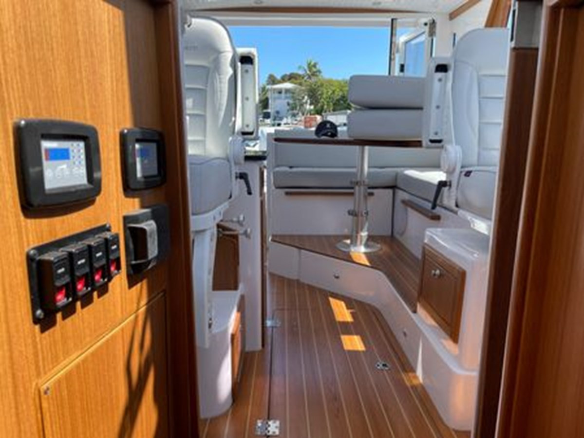 https://arconyachts.ams3.digitaloceanspaces.com/165013/conversions/large_4596784-optimize.jpg