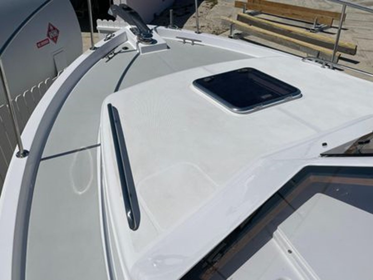 https://arconyachts.ams3.digitaloceanspaces.com/165022/conversions/large_4596787-optimize.jpg