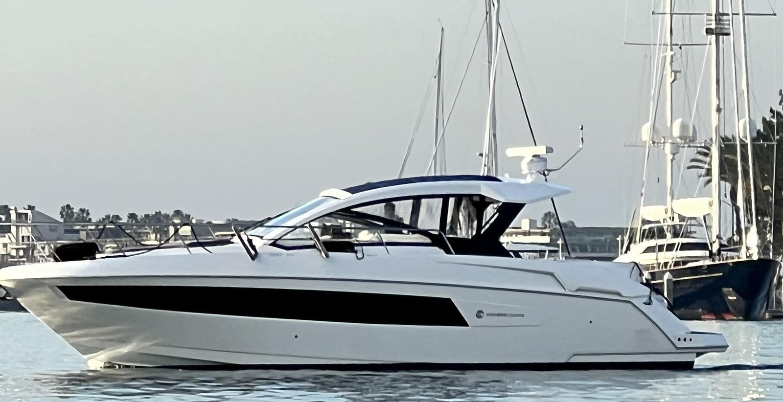 https://arconyachts.ams3.digitaloceanspaces.com/165053/conversions/large_4683116-optimize.jpg