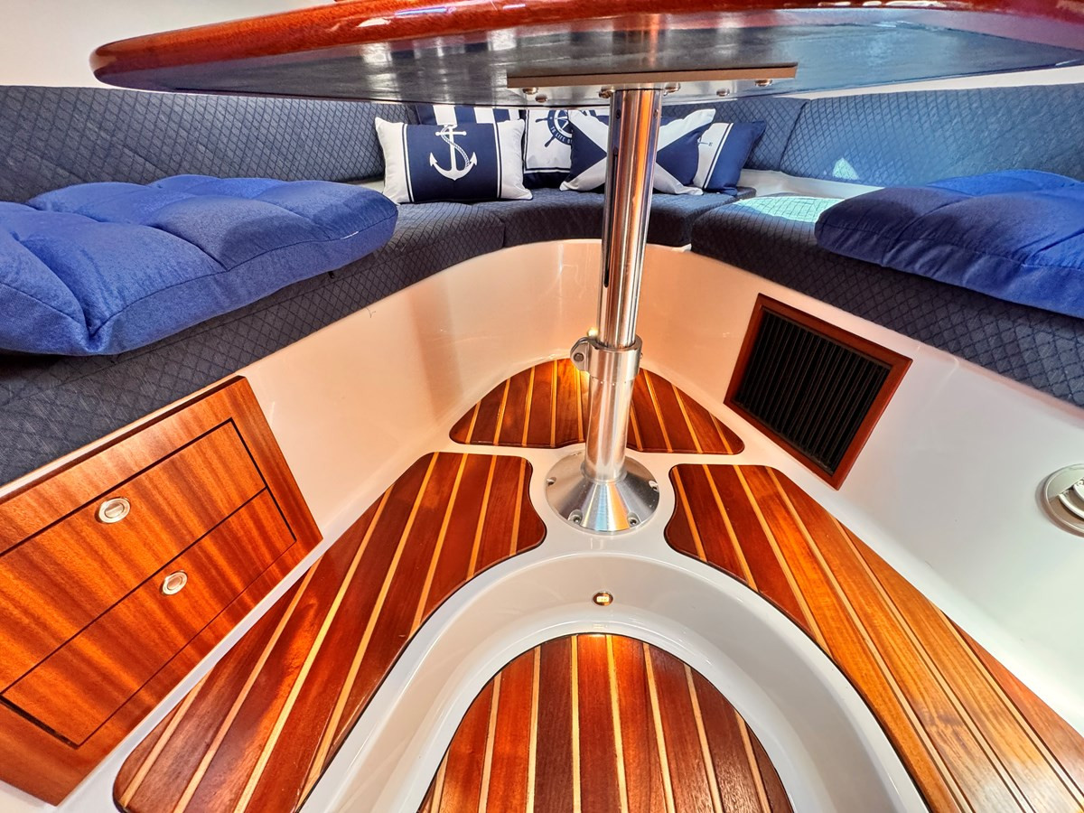 https://arconyachts.ams3.digitaloceanspaces.com/165054/conversions/large_4623445-optimize.jpg