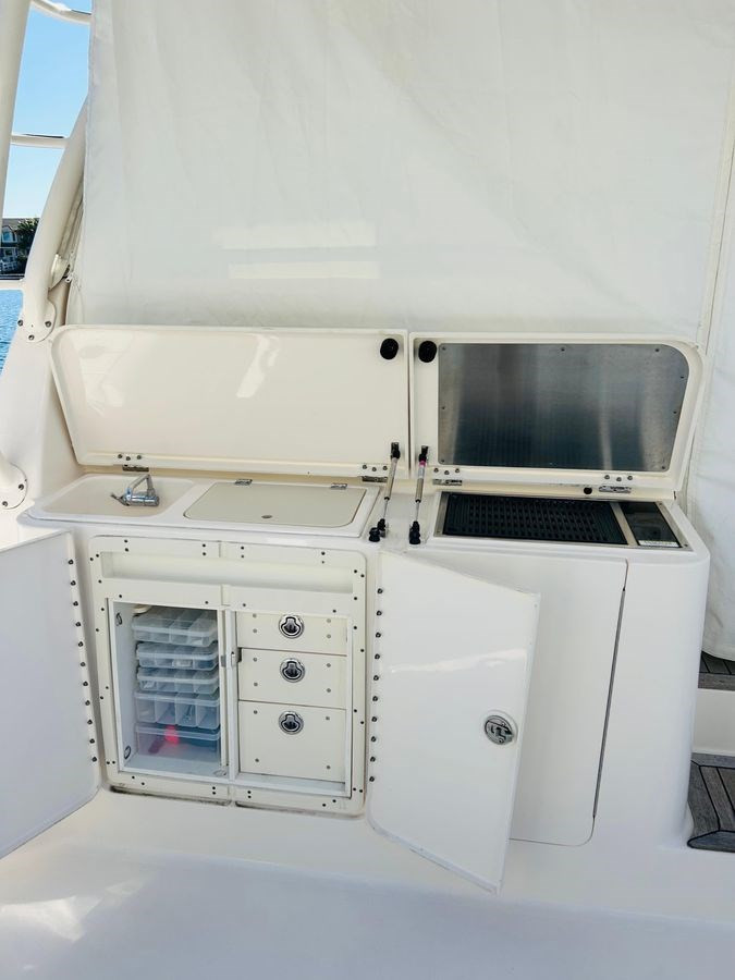 https://arconyachts.ams3.digitaloceanspaces.com/165060/conversions/large_4623411-optimize.jpg