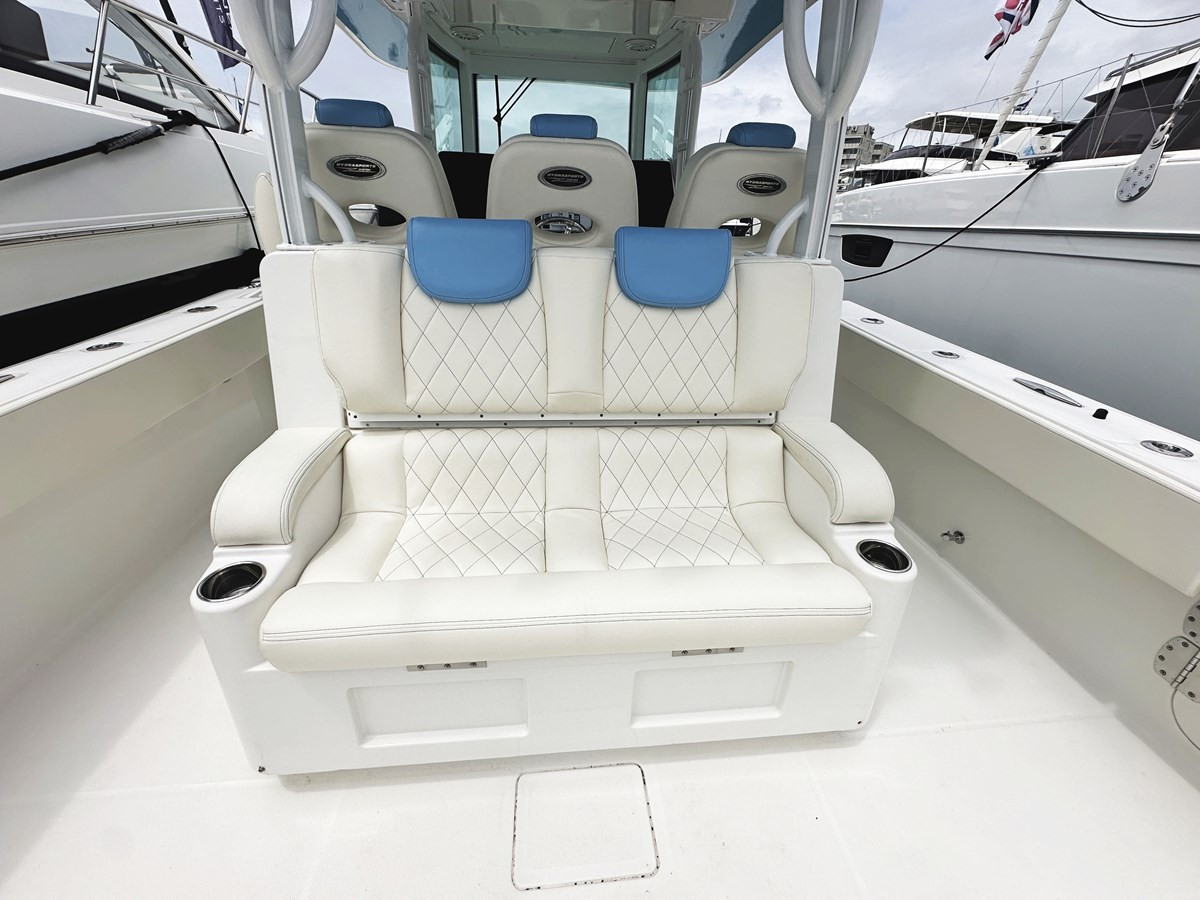 https://arconyachts.ams3.digitaloceanspaces.com/165122/conversions/large_4677224-optimize.jpg