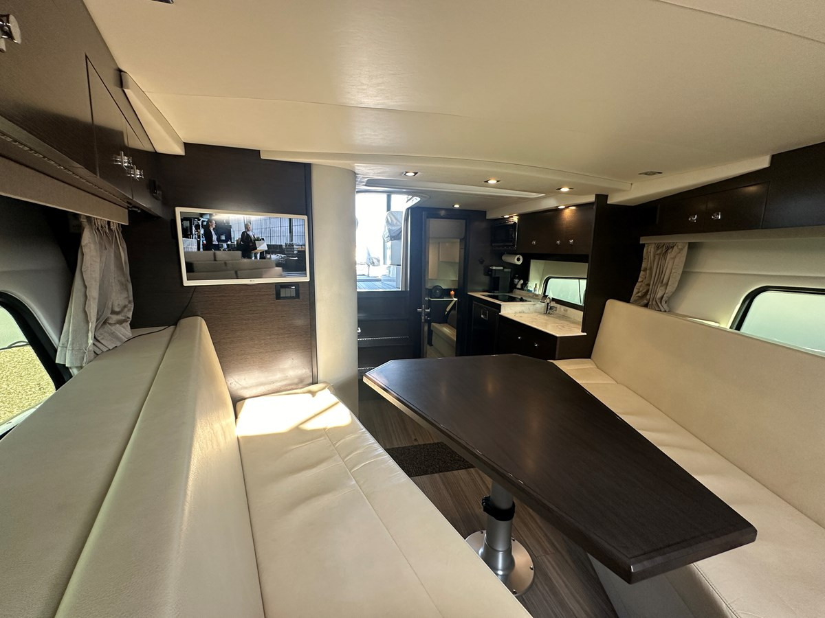https://arconyachts.ams3.digitaloceanspaces.com/165139/conversions/large_4683148-optimize.jpg