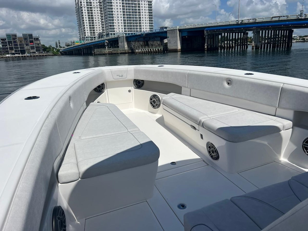 https://arconyachts.ams3.digitaloceanspaces.com/165161/conversions/large_4692339-optimize.jpg