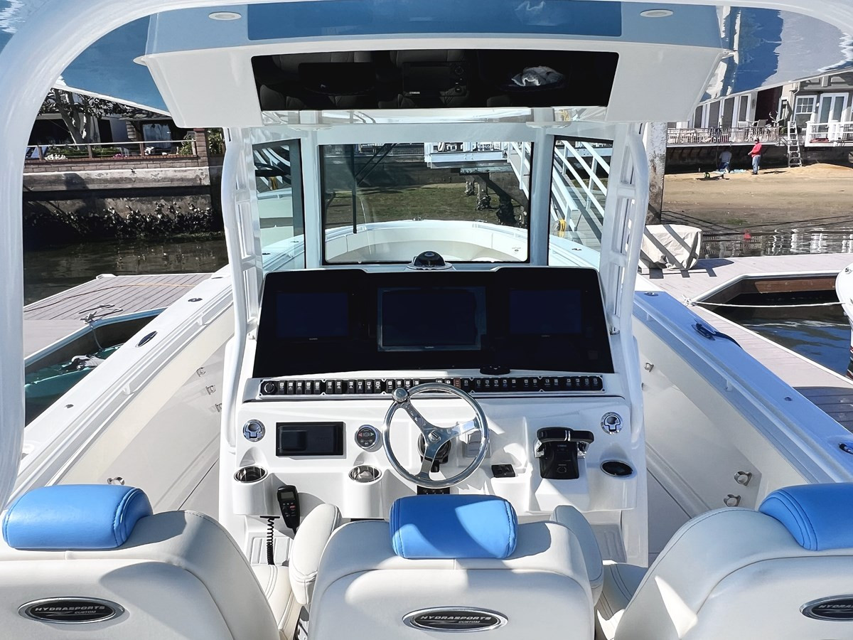 https://arconyachts.ams3.digitaloceanspaces.com/165202/conversions/large_4677253-optimize.jpg