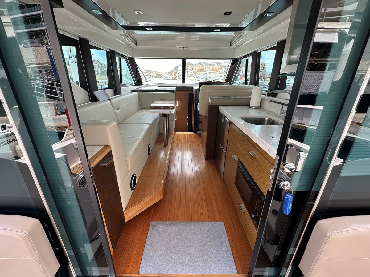 https://arconyachts.ams3.digitaloceanspaces.com/165210/conversions/large_4709874-optimize.jpg