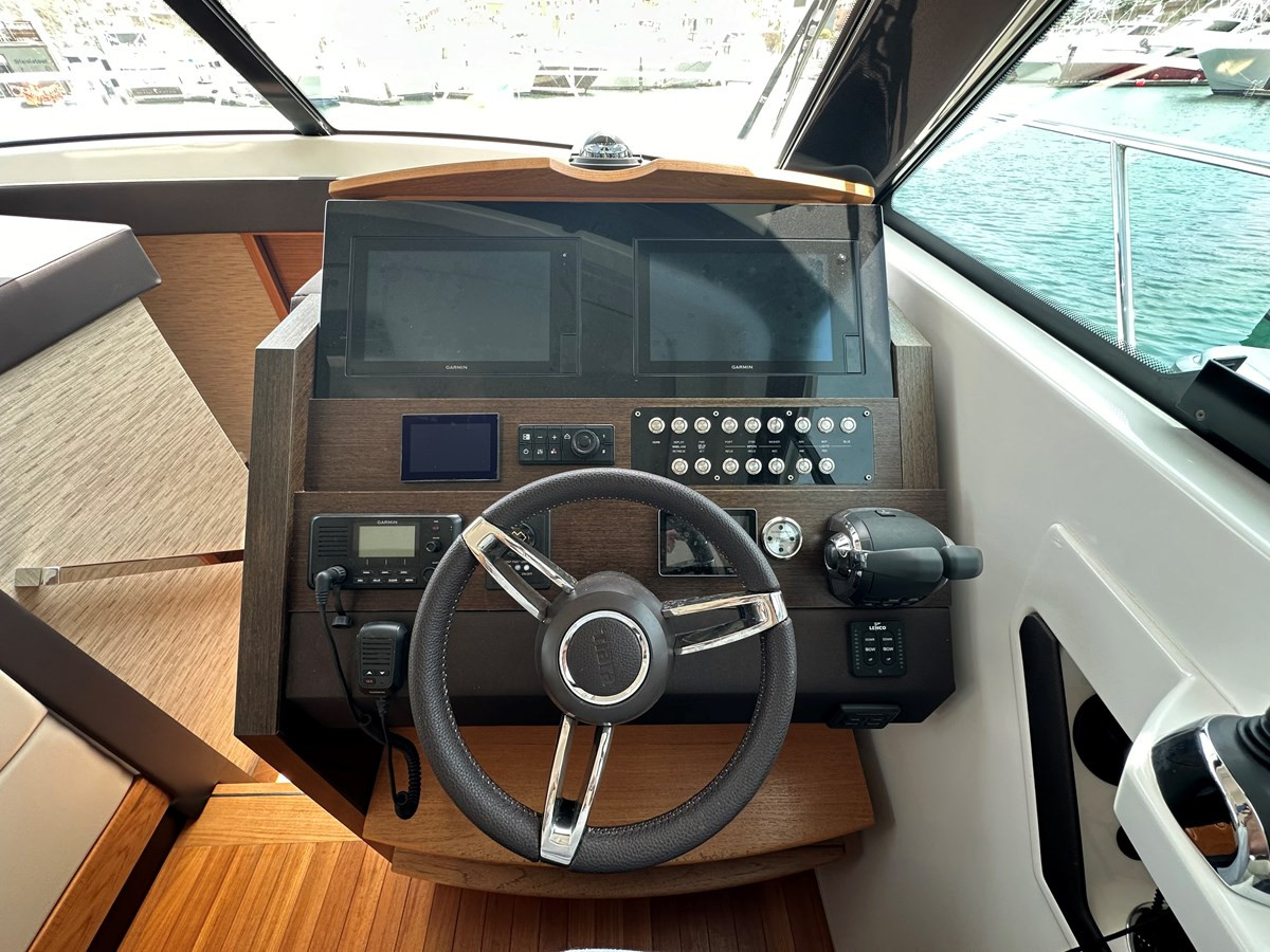 https://arconyachts.ams3.digitaloceanspaces.com/165223/conversions/large_4709879-optimize.jpg