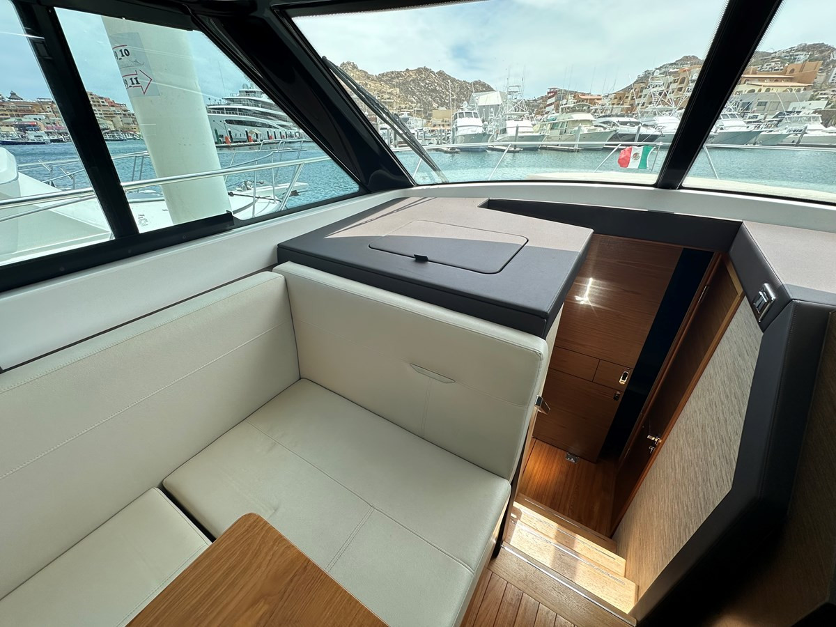 https://arconyachts.ams3.digitaloceanspaces.com/165229/conversions/large_4709881-optimize.jpg