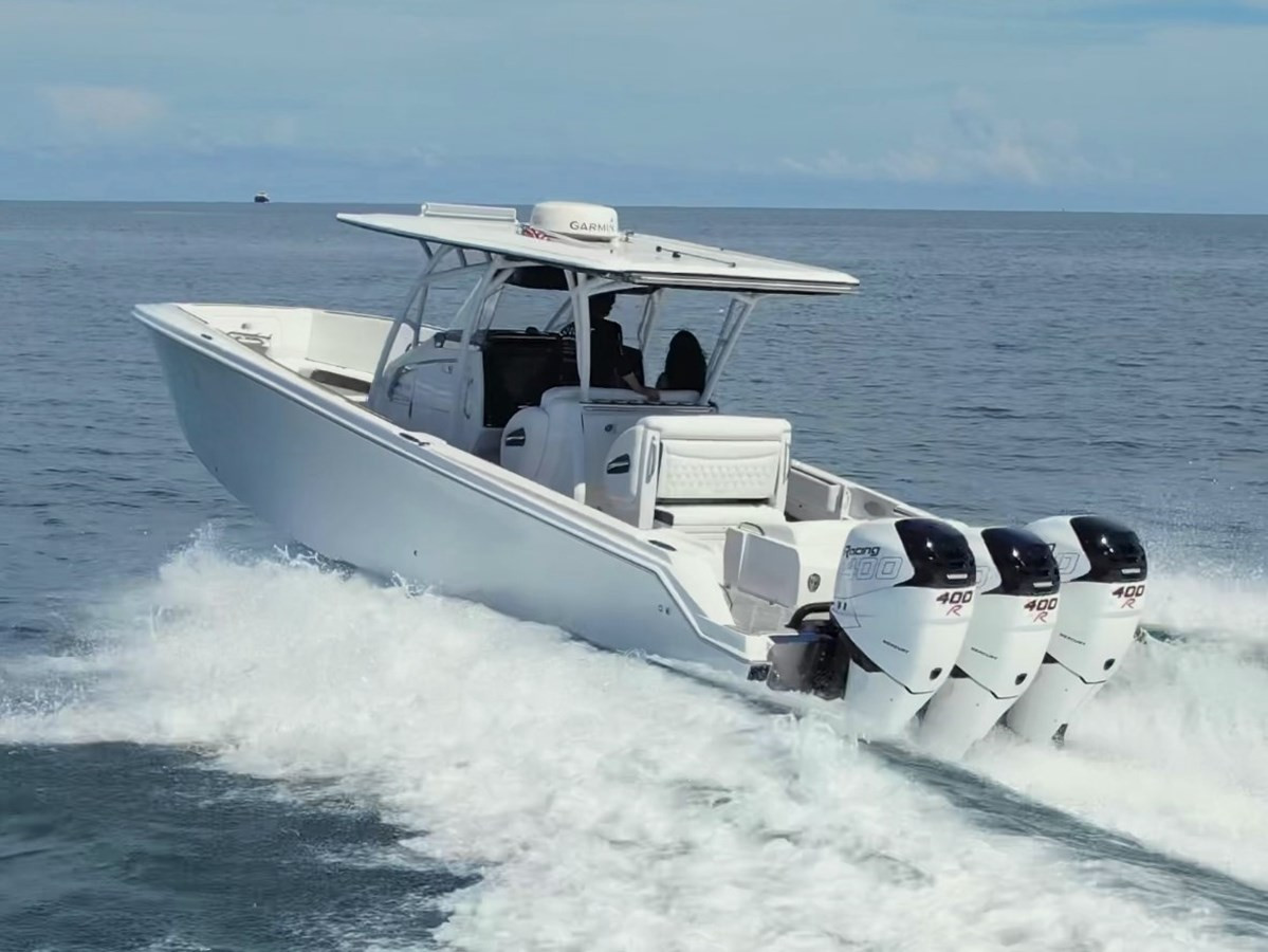 https://arconyachts.ams3.digitaloceanspaces.com/165260/conversions/large_4799764-optimize.jpg