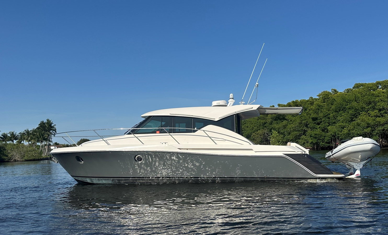 https://arconyachts.ams3.digitaloceanspaces.com/165264/conversions/large_4711210-optimize.jpg