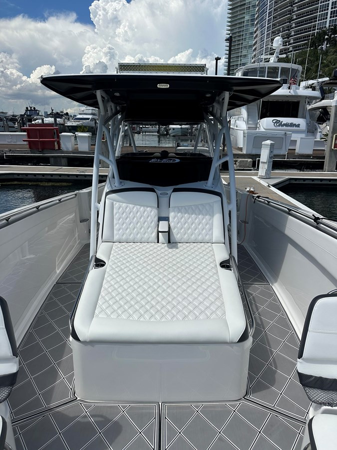 https://arconyachts.ams3.digitaloceanspaces.com/165277/conversions/large_4799769-optimize.jpg