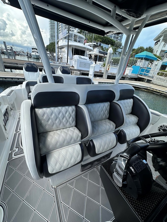 https://arconyachts.ams3.digitaloceanspaces.com/165283/conversions/large_4799774-optimize.jpg