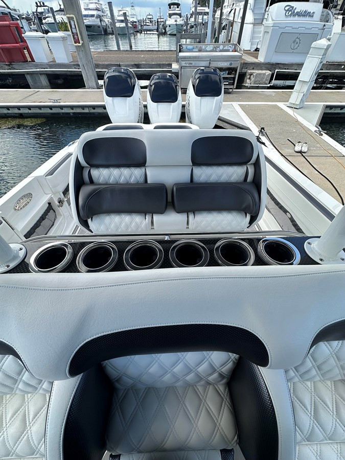 https://arconyachts.ams3.digitaloceanspaces.com/165287/conversions/large_4799775-optimize.jpg