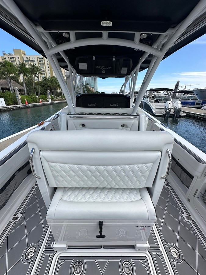https://arconyachts.ams3.digitaloceanspaces.com/165293/conversions/large_4799777-optimize.jpg
