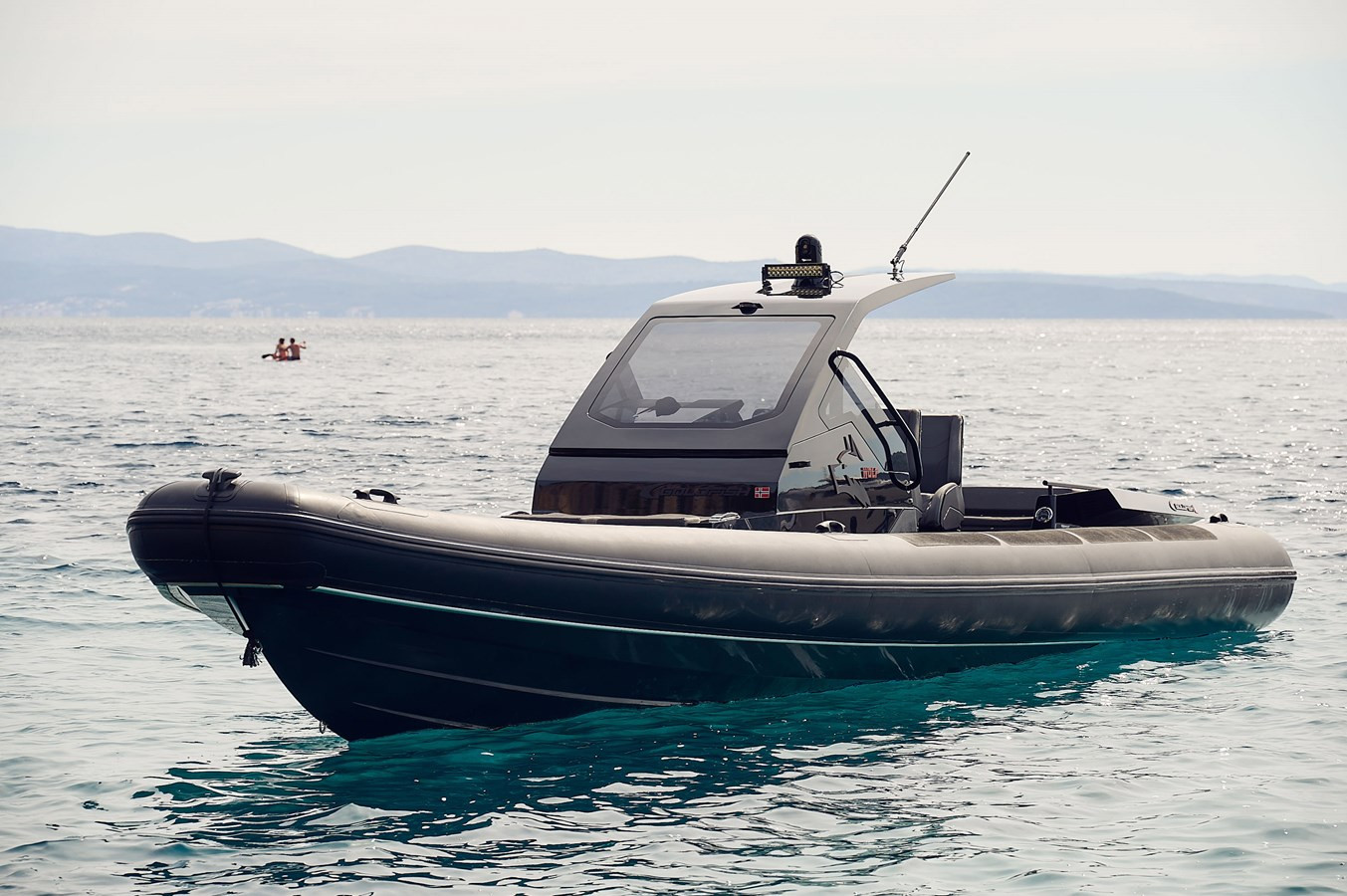 https://arconyachts.ams3.digitaloceanspaces.com/165370/conversions/large_3625035-optimize.jpg