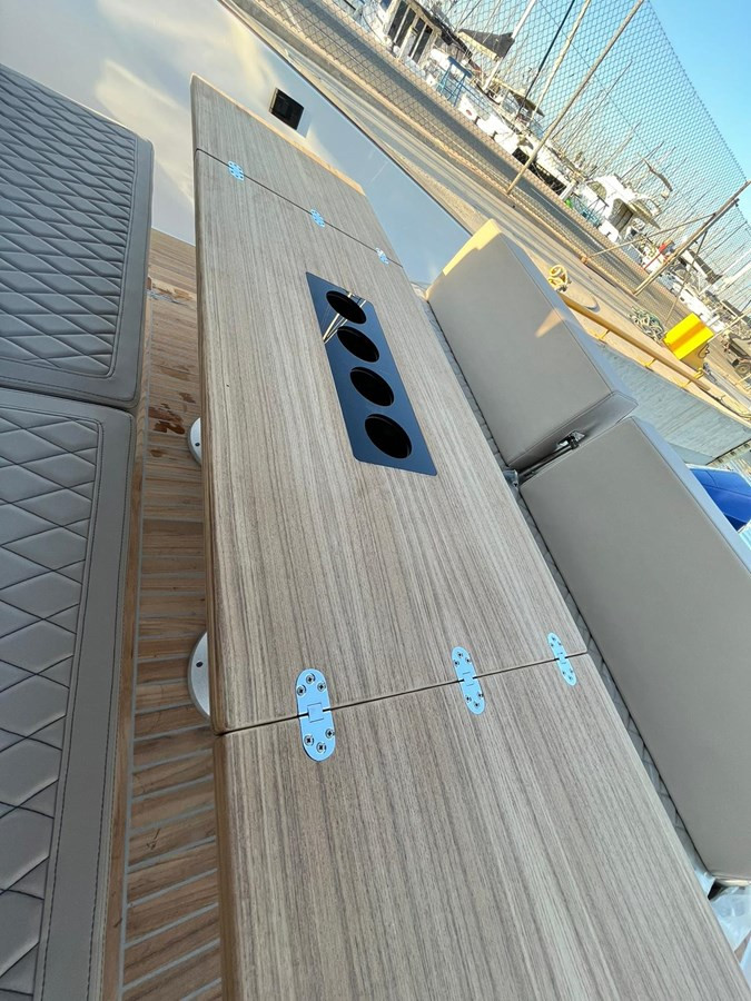 https://arconyachts.ams3.digitaloceanspaces.com/165464/conversions/large_3723923-optimize.jpg