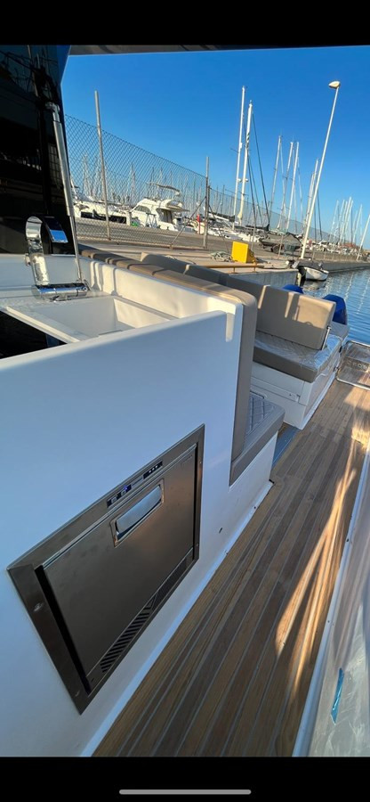 https://arconyachts.ams3.digitaloceanspaces.com/165478/conversions/large_3723928-optimize.jpg