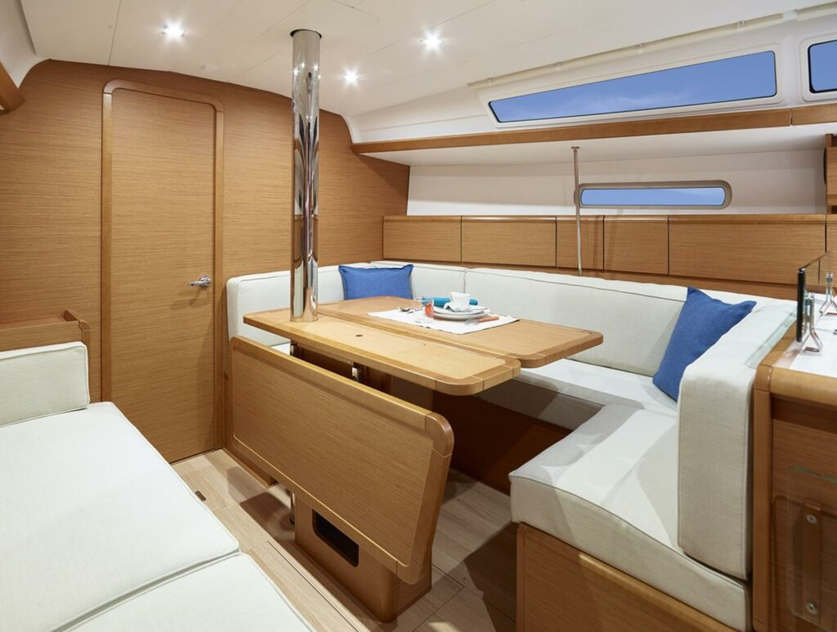 https://arconyachts.ams3.digitaloceanspaces.com/165510/conversions/large_4077937-optimize.jpg