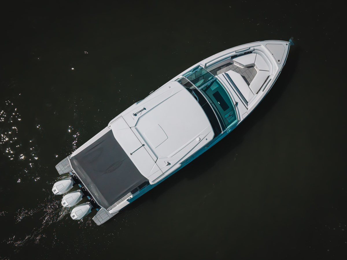 https://arconyachts.ams3.digitaloceanspaces.com/165520/conversions/large_4632908-optimize.jpg