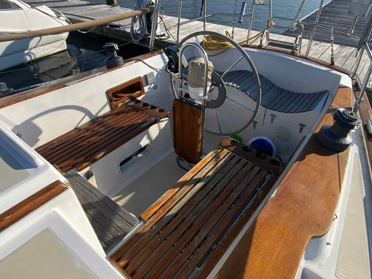 https://arconyachts.ams3.digitaloceanspaces.com/165668/conversions/large_4077883-optimize.jpg