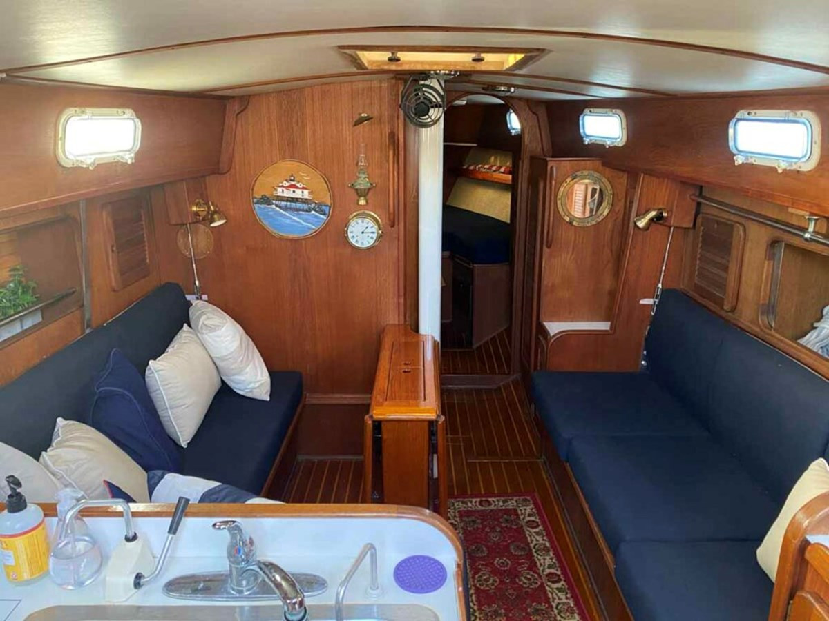 https://arconyachts.ams3.digitaloceanspaces.com/165670/conversions/large_4077884-optimize.jpg