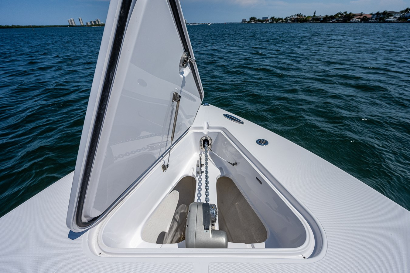 https://arconyachts.ams3.digitaloceanspaces.com/165891/conversions/large_4726599-optimize.jpg