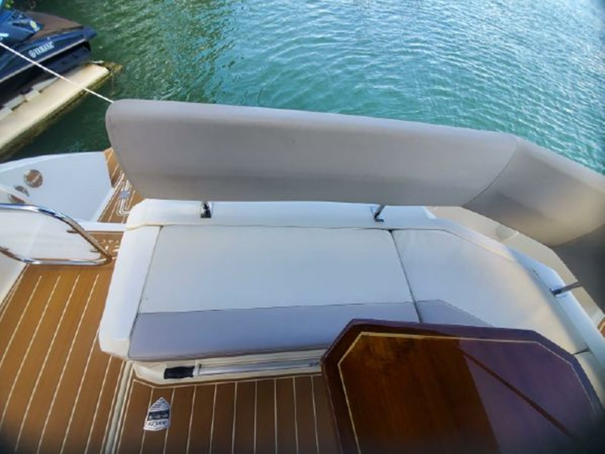https://arconyachts.ams3.digitaloceanspaces.com/166012/conversions/large_3089244-optimize.jpg