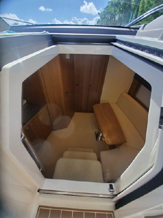 https://arconyachts.ams3.digitaloceanspaces.com/166083/conversions/large_3089274-optimize.jpg