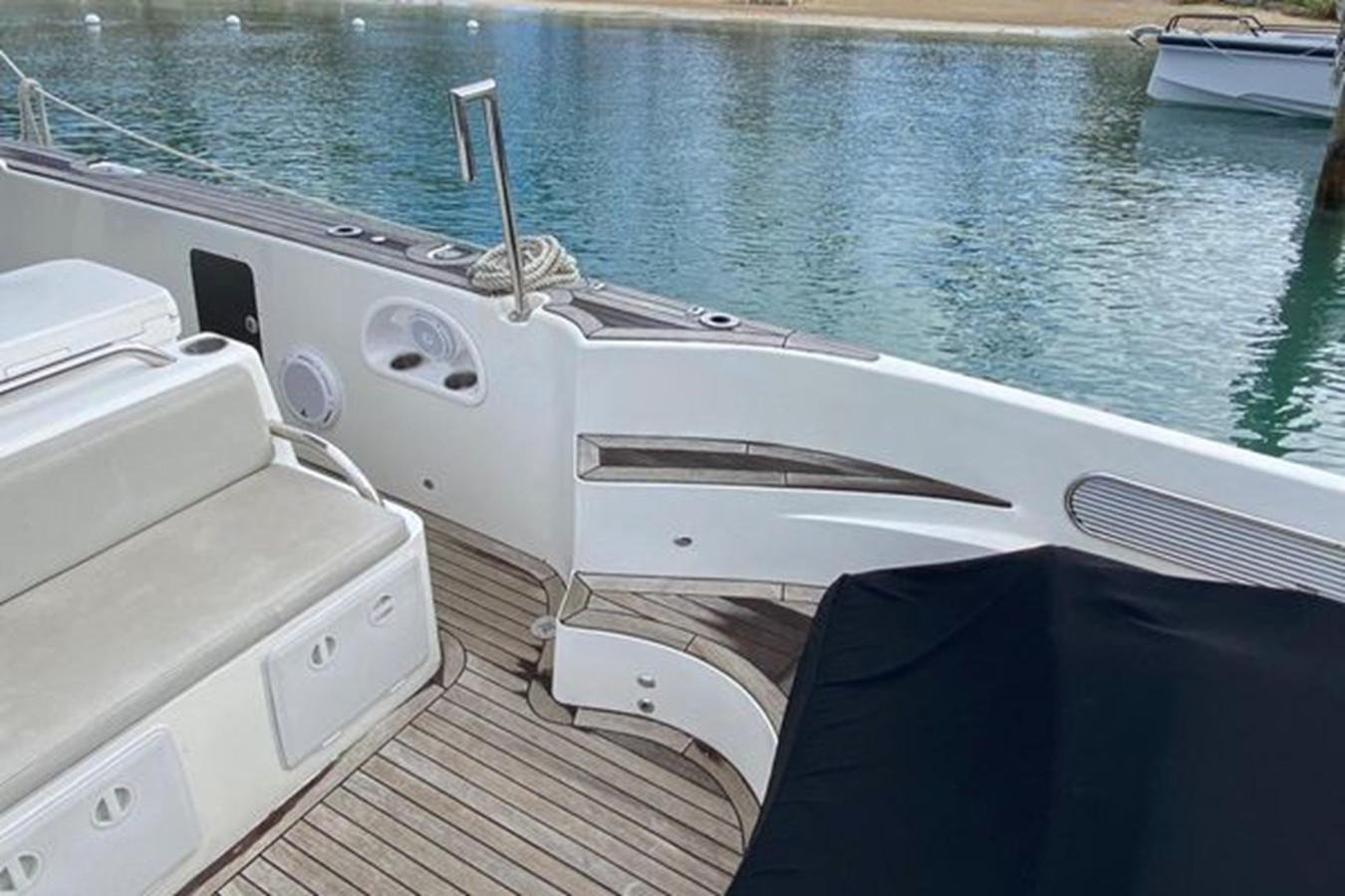 https://arconyachts.ams3.digitaloceanspaces.com/166112/conversions/large_3976151-optimize.jpg