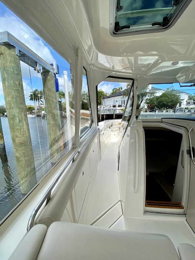 https://arconyachts.ams3.digitaloceanspaces.com/166381/conversions/large_3491577-optimize.jpg