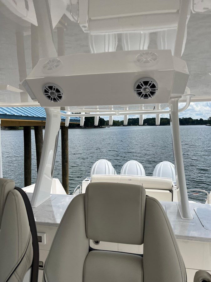 https://arconyachts.ams3.digitaloceanspaces.com/166417/conversions/large_3609123-optimize.jpg