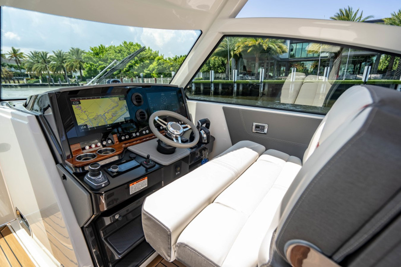 https://arconyachts.ams3.digitaloceanspaces.com/166428/conversions/large_3551326-optimize.jpg