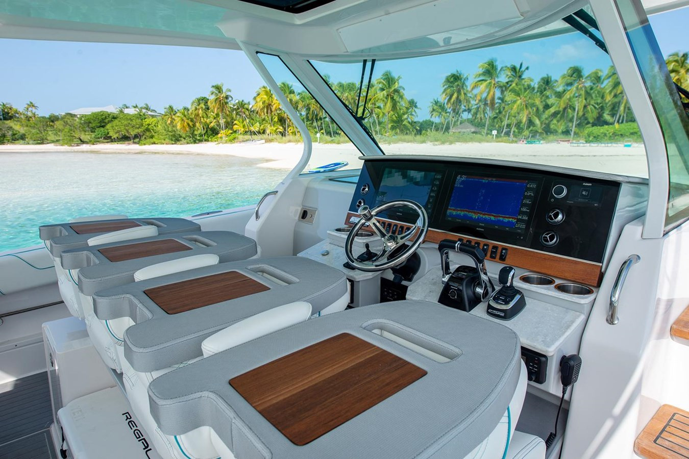 https://arconyachts.ams3.digitaloceanspaces.com/166454/conversions/large_3609136-optimize.jpg