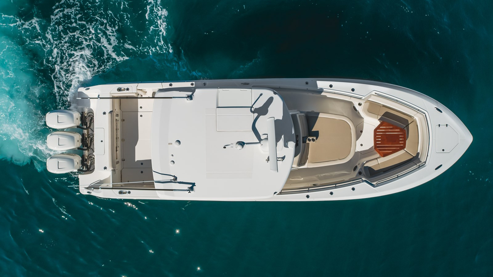 https://arconyachts.ams3.digitaloceanspaces.com/166486/conversions/large_3717281-optimize.jpg