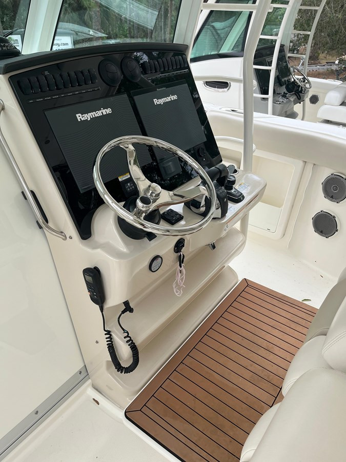 https://arconyachts.ams3.digitaloceanspaces.com/166655/conversions/large_3799187-optimize.jpg