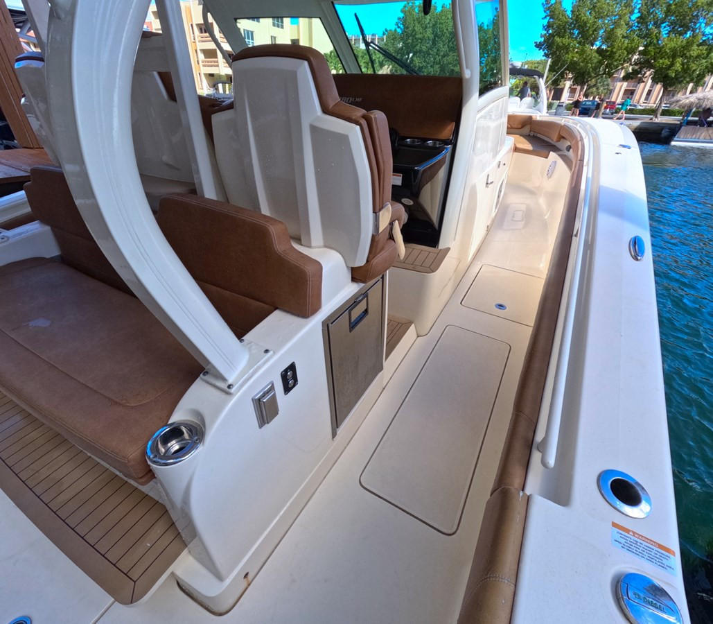 https://arconyachts.ams3.digitaloceanspaces.com/166699/conversions/large_3806832-optimize.jpg