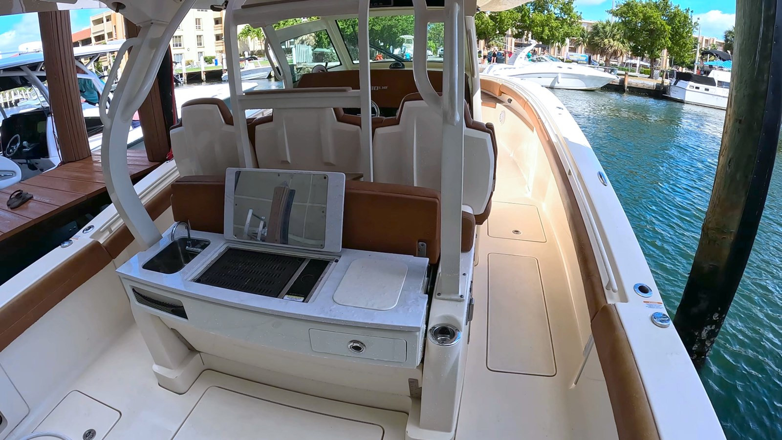 https://arconyachts.ams3.digitaloceanspaces.com/166702/conversions/large_3806833-optimize.jpg