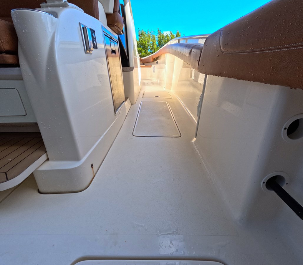 https://arconyachts.ams3.digitaloceanspaces.com/166714/conversions/large_3806841-optimize.jpg