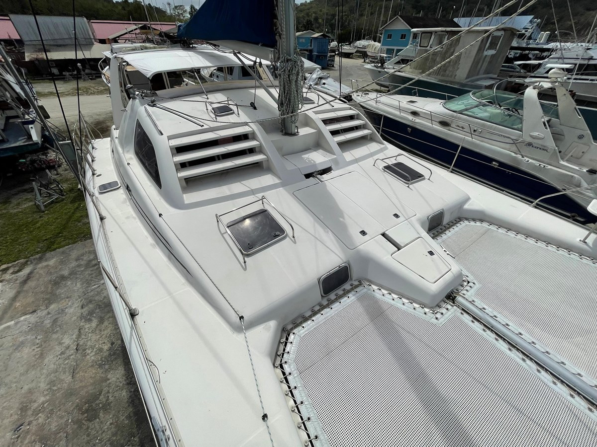 https://arconyachts.ams3.digitaloceanspaces.com/166806/conversions/large_3830902-optimize.jpg